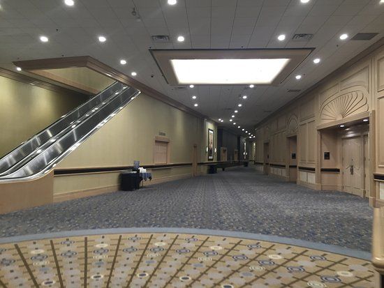 Donald E Stephens Convention Center